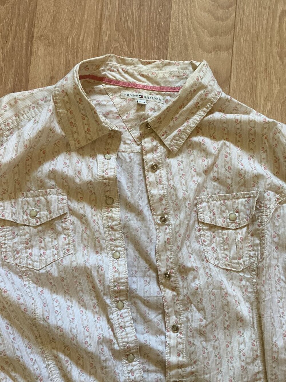 Tommy Hilfiger Women’s Pearl Snap Shirt Striped Floral Size XL Fitted Western